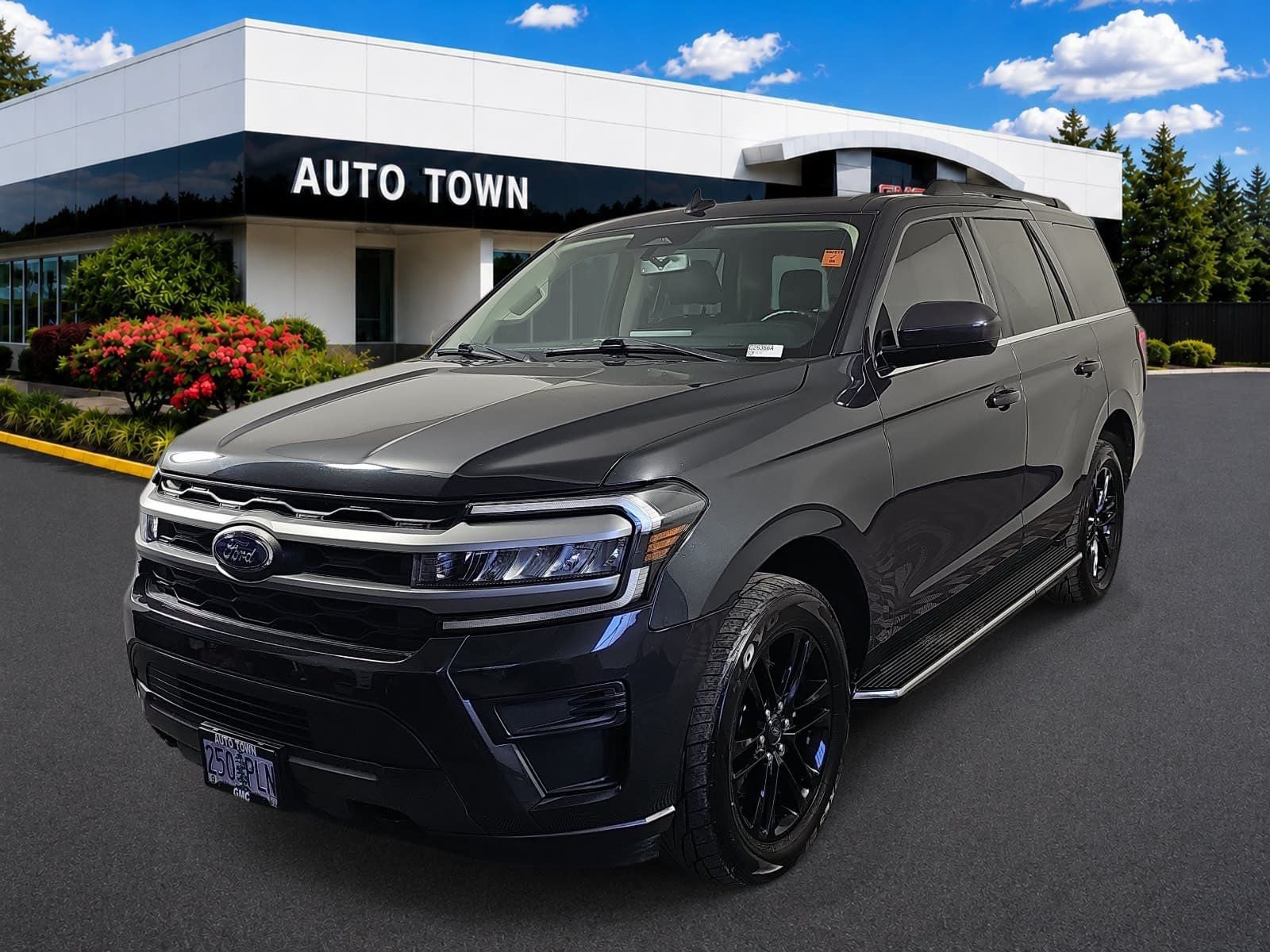 2023 Ford Expedition XLT 4x4 in Gray — front three-quarter view