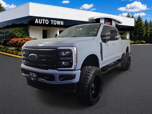 2024 Ford F-250 LARIAT 4WD Crew Cab 6.75' Box in Gray — front three-quarter view