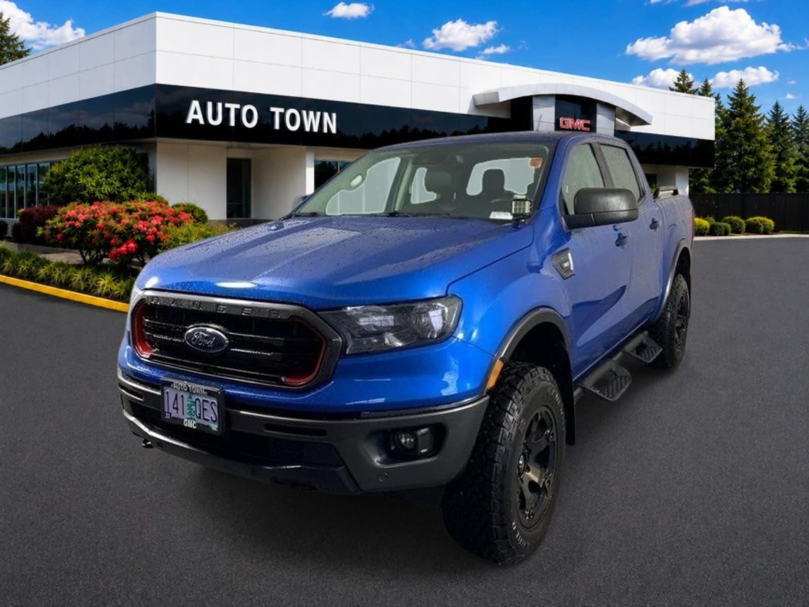 2022 Ford Ranger XLT 4WD SuperCrew 5' Box in Blue — front three-quarter view