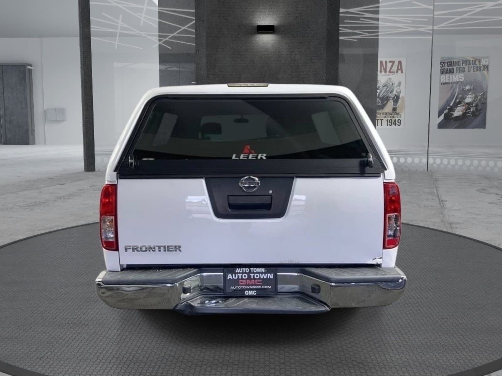 2012 Nissan Frontier — detail view