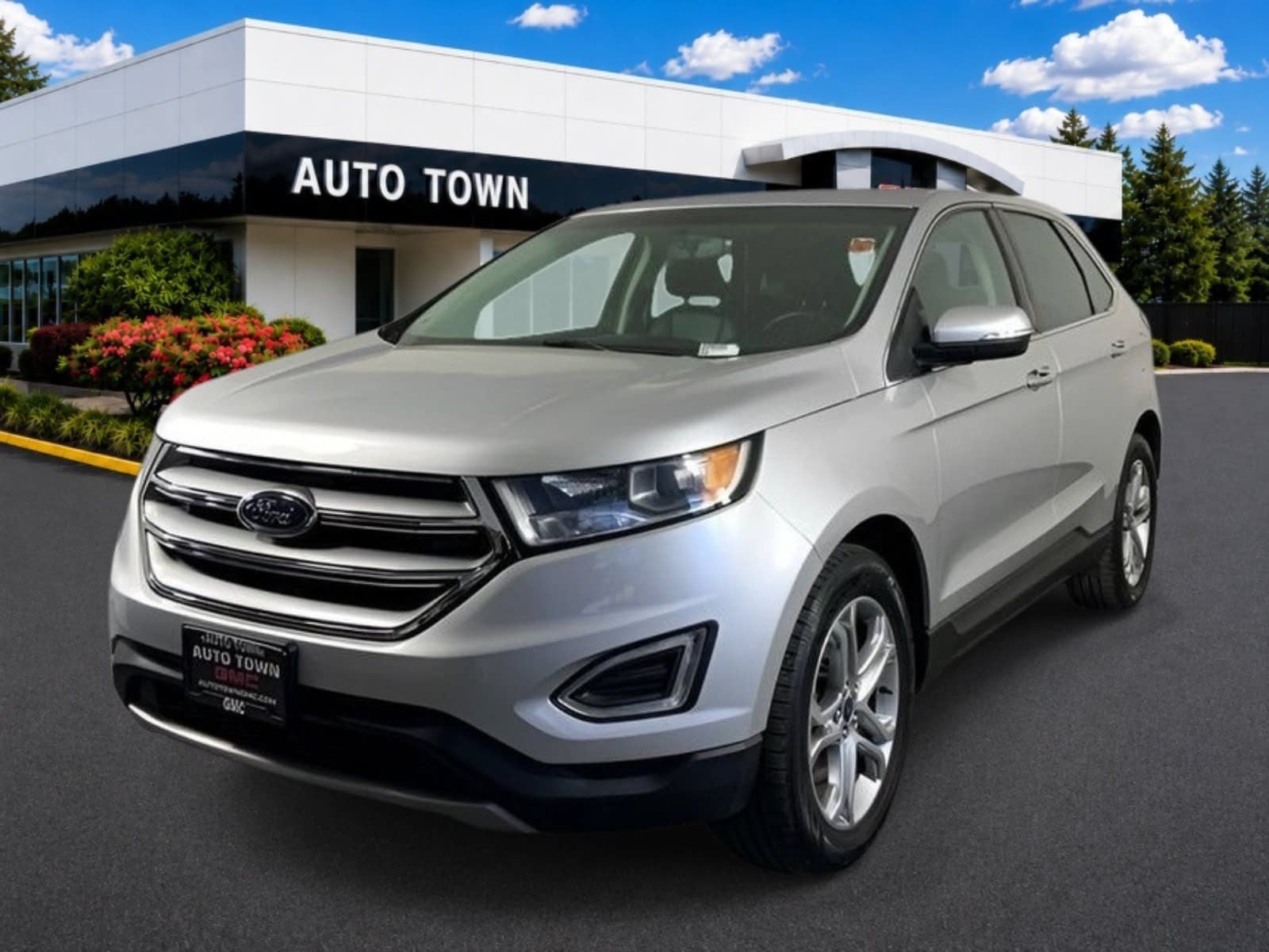 2018 Ford Edge Titanium AWD in Silver — front three-quarter view