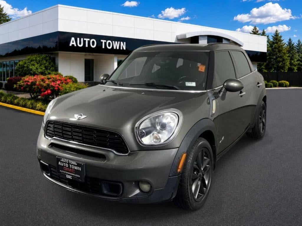 2013 MINI Countryman S ALL4 in Gray — front three-quarter view